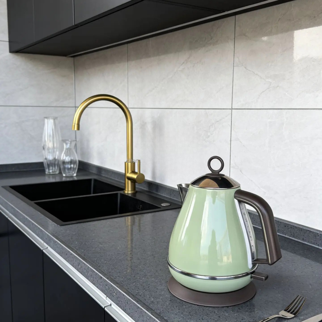 Retro Style Metal Finish Electric Kettle 1700ml 304 Stainless Steel 1500W Digital