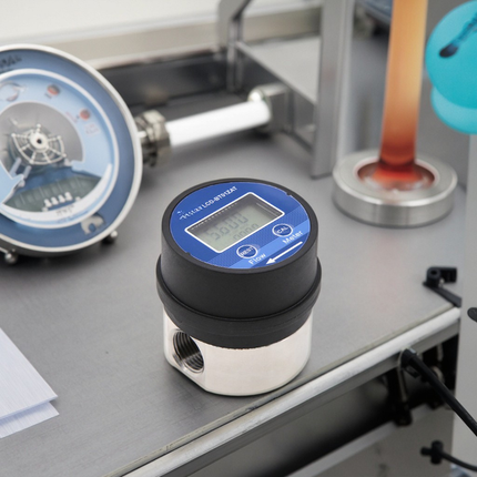 1/2 Inch Electronic Gear Flow Meter 30–1200L/H Liquid Measurement for Water Oil Diesel