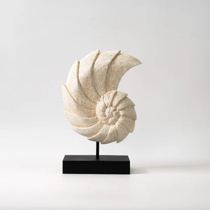 Elegant Coastal Conch Shell Decor Statue for Home & Outdoor Styling