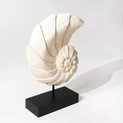 Elegant Coastal Conch Shell Decor Statue for Home & Outdoor Styling
